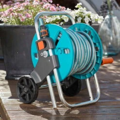 Schlauchwagen AquaRoll S, Gardena, Schlauchlängen Bis 15 M 12 Schlauchwagen AquaRoll S, Gardena, Schlauchlängen Bis 15 M -Bio Pflanzen Verkauf 0930200441 Schlauchwagen Aqua Roll S Set kpl mit 20m Schlauch und Systemteilen 4 61597