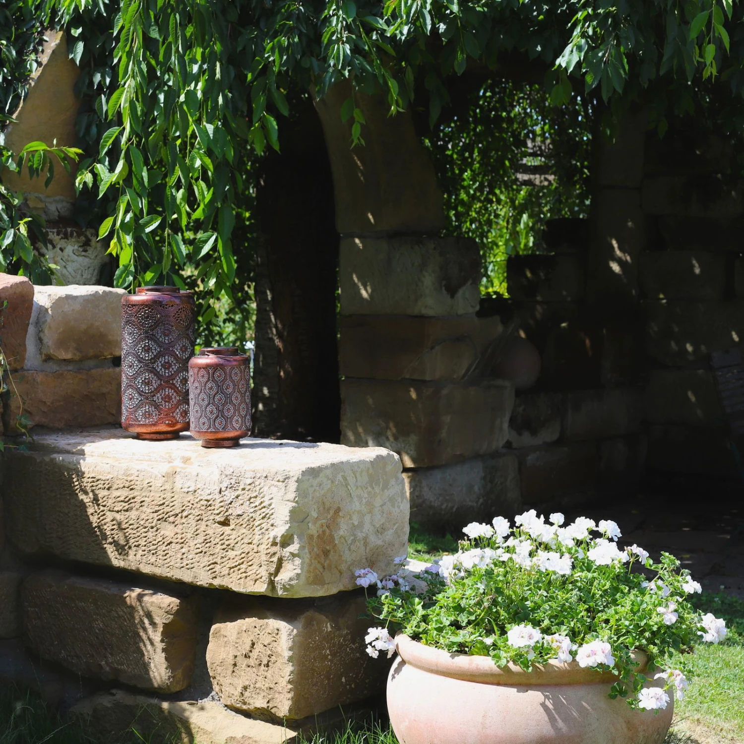 Kölle LED-Solarlaterne Adana, Gold Matt, Höhe 26 Cm, Ø 16 Cm 3 Kölle LED-Solarlaterne Adana, Gold Matt, Höhe 26 Cm, Ø 16 Cm – Bild 3