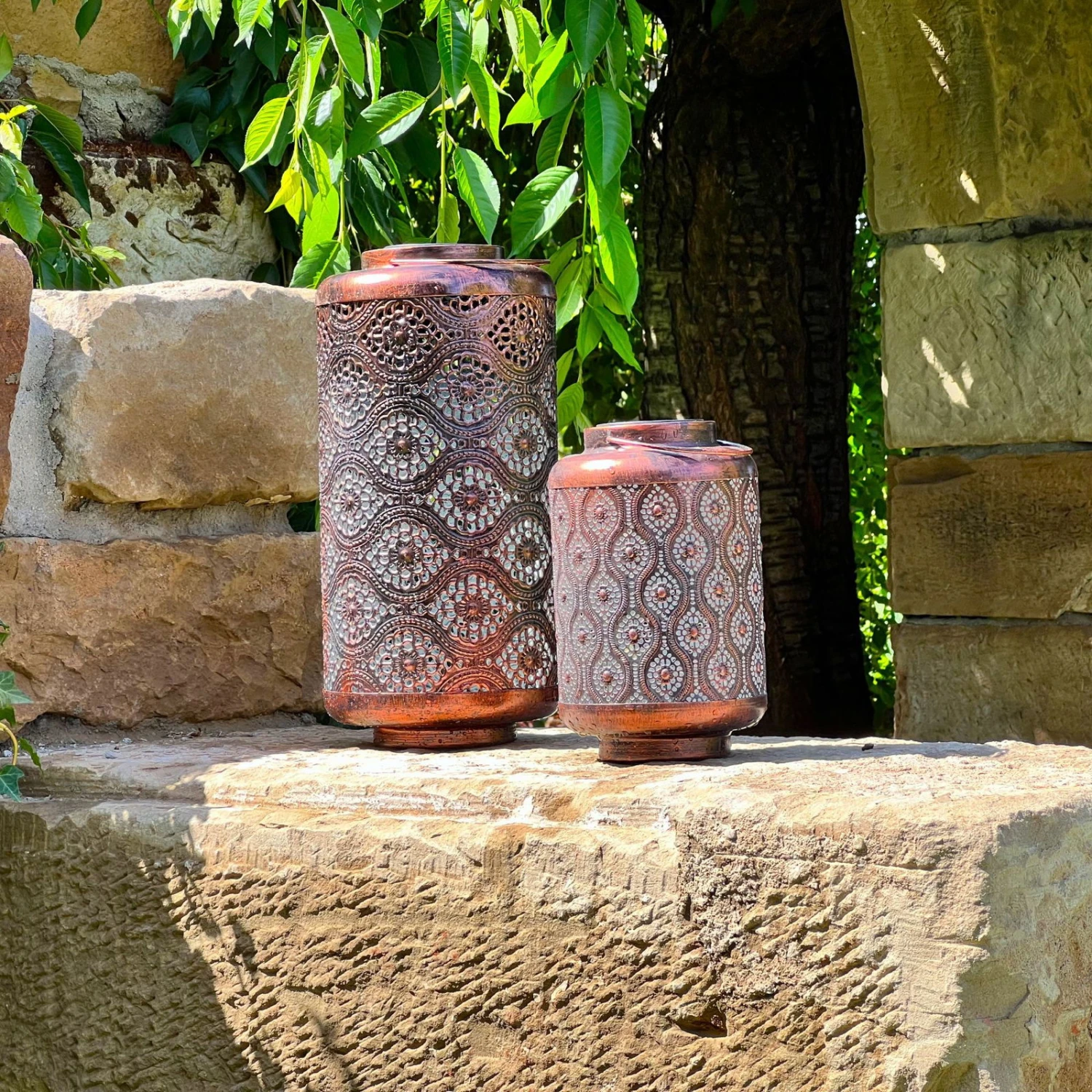 Kölle LED-Solarlaterne Adana, Gold Matt, Höhe 26 Cm, Ø 16 Cm 2 Kölle LED-Solarlaterne Adana, Gold Matt, Höhe 26 Cm, Ø 16 Cm – Bild 2