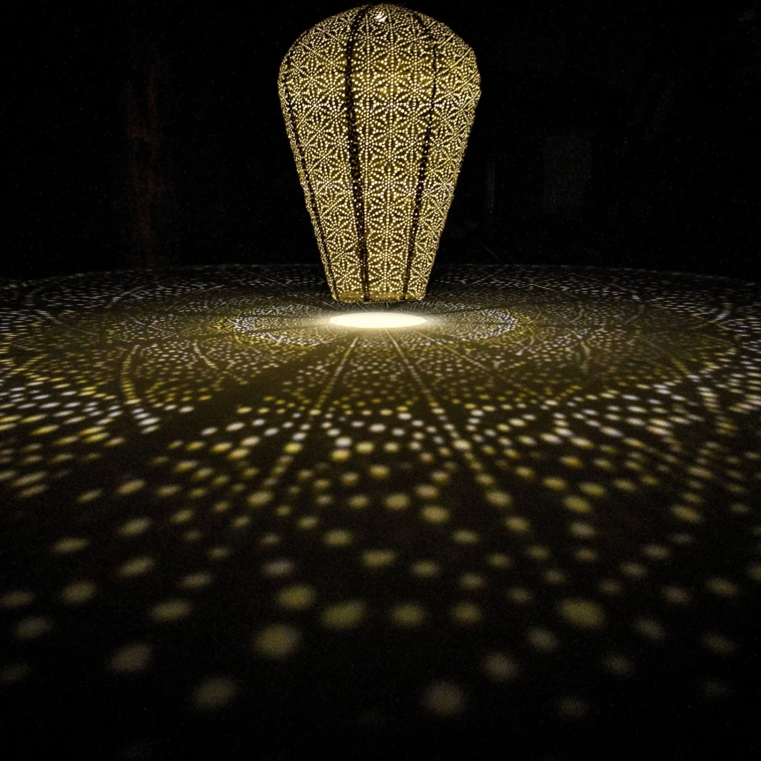 Solarlaterne 'Balloon XL', Helltaupe, Ø 35 X 50 Cm 4 Solarlaterne 'Balloon XL', Helltaupe, Ø 35 X 50 Cm – Bild 4