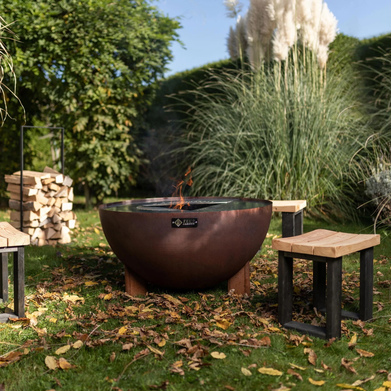 Holzhocker 'Convi', Ca. 44 X 32 X 43 Cm 1 Holzhocker 'Convi', Ca. 44 X 32 X 43 Cm